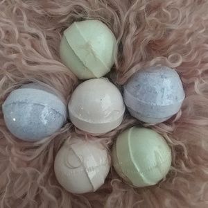 Perfectly Posh Fizi Bath Bombs
